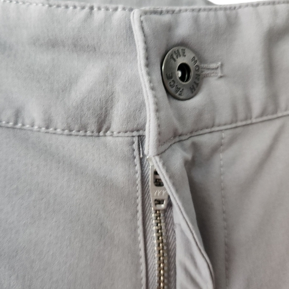 The North Face Men's Size 38 Meld Grey Rolling Sun FlashDry Shorts - Picture 2 of 13